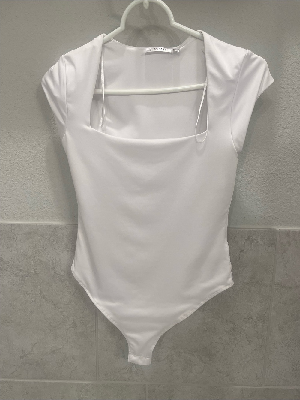 Womenâs CLOTH White Square Neck Cap Sleeve Bodysuit - Size Medium